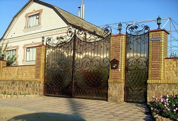 Ворота та хвіртки — коваль Дмитро Ворчаков, Миколаїв